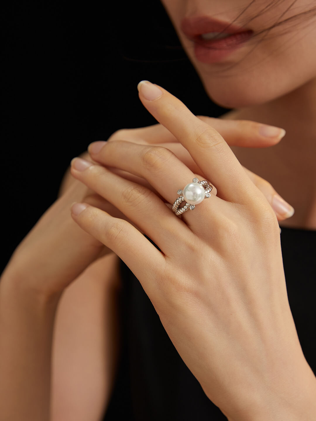 Shell Pearl Adjustable Open Ring J0056