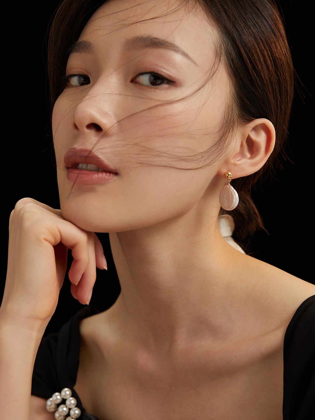 Baroque Natural Pearl Stud Earrings E0697