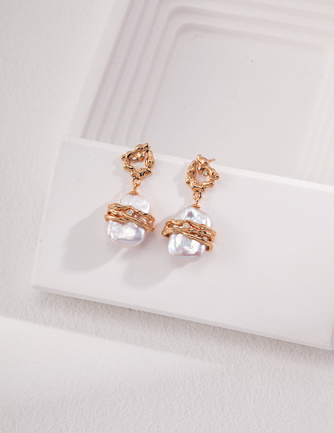 Vintage Baroque Pearl Earrings E0989