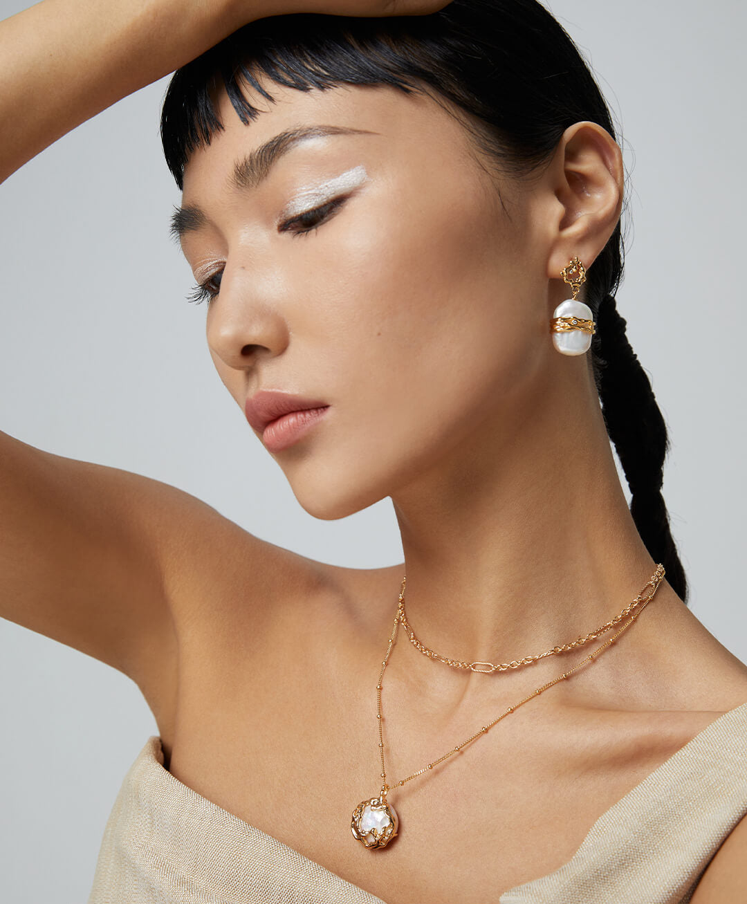 Vintage Baroque Pearl Earrings E0989