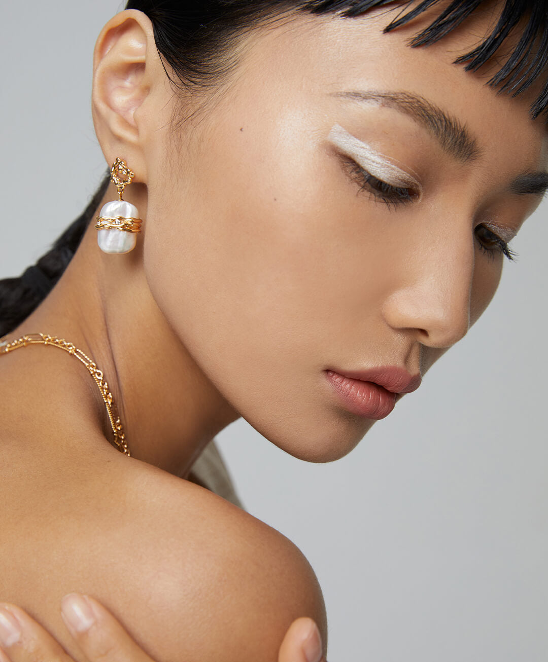 Vintage Baroque Pearl Earrings E0989