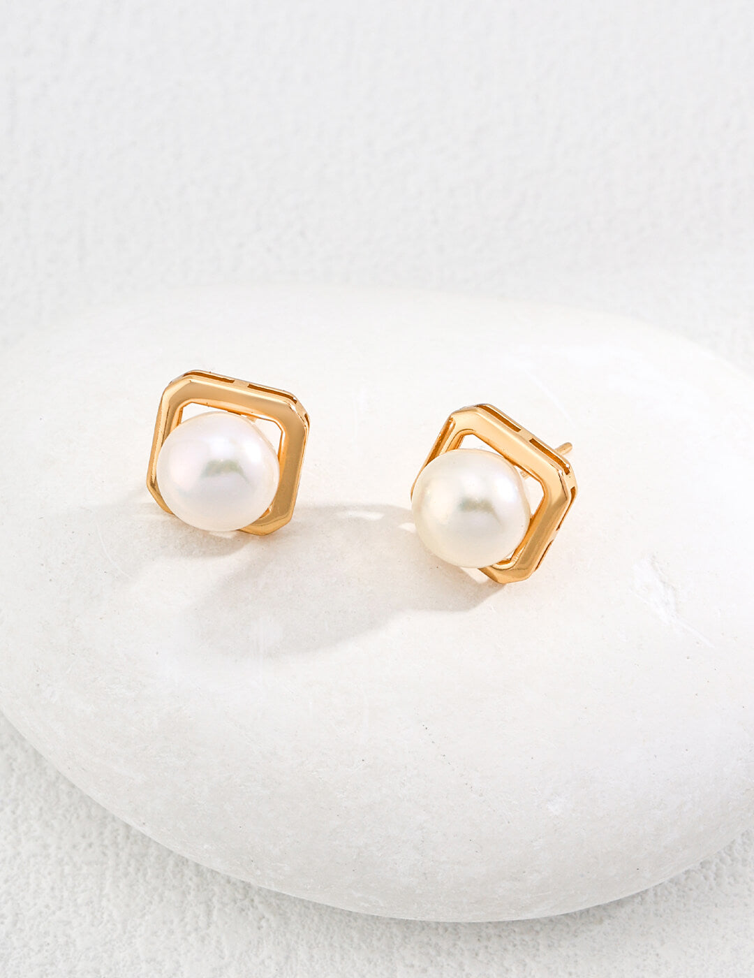 Geometric Natural Pearl Earrings E0680