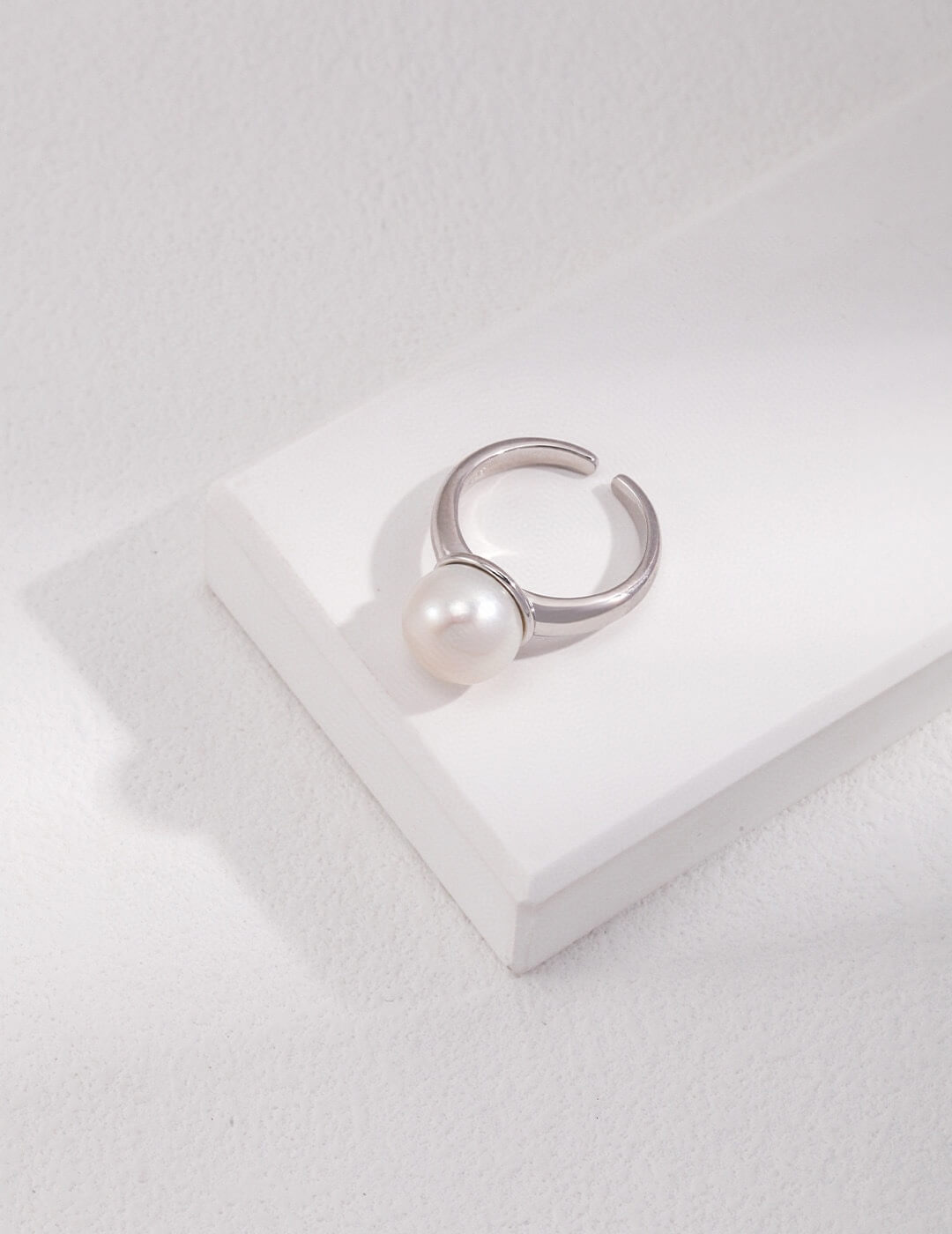 Minimalist Pearl Ring J0054