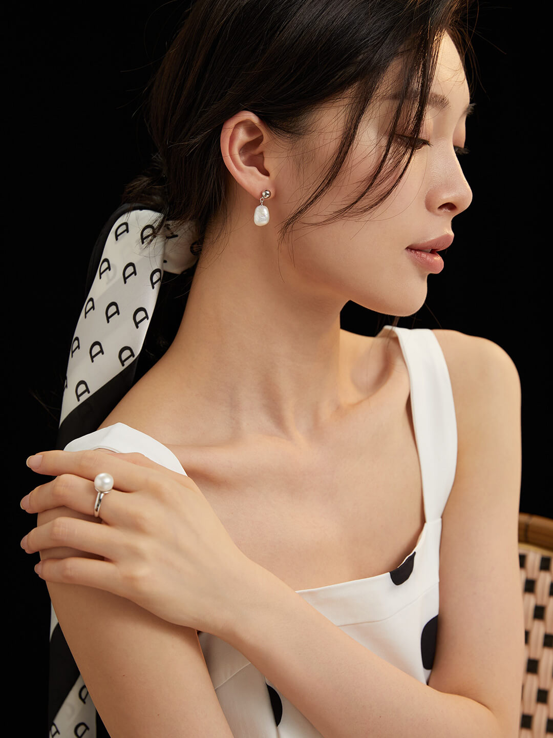 Minimalist Pearl Ring J0054